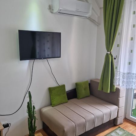 Appartement Zvezda Lux à Kruševac Extérieur photo