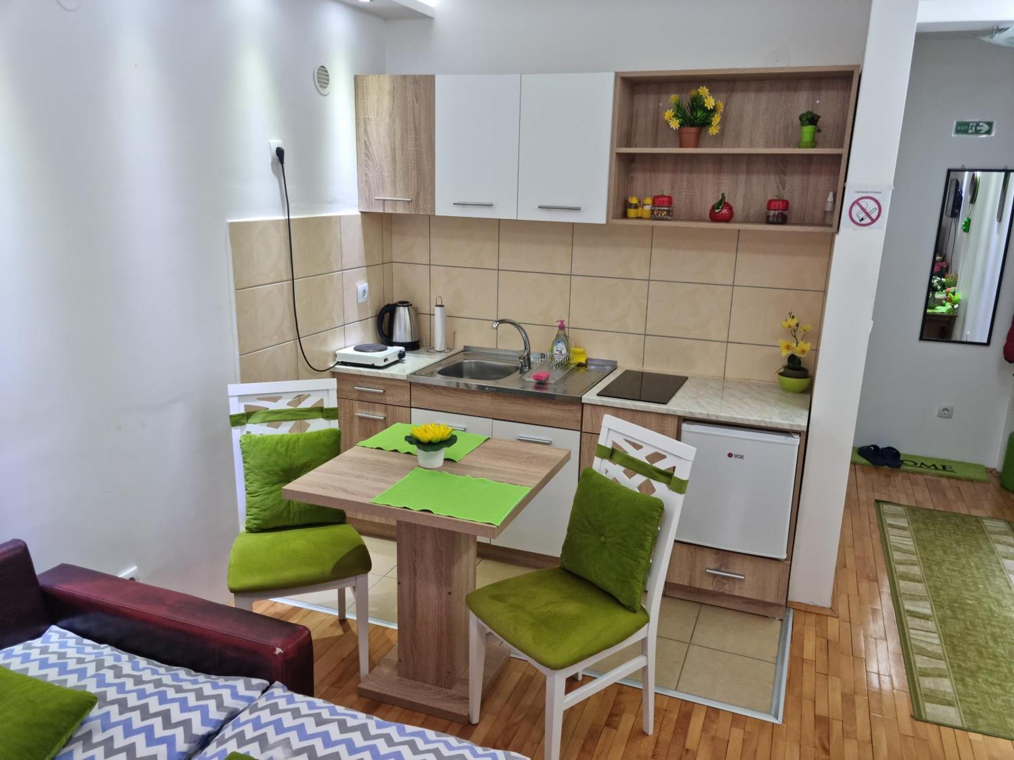 Appartement Zvezda Lux à Kruševac Extérieur photo