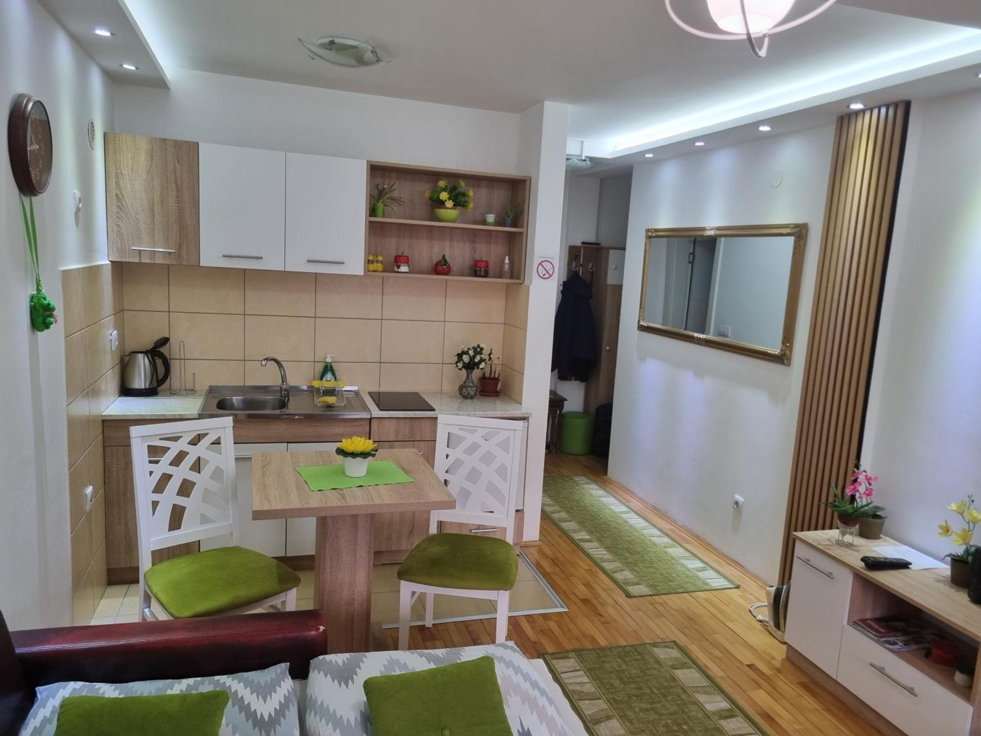 Appartement Zvezda Lux à Kruševac Extérieur photo