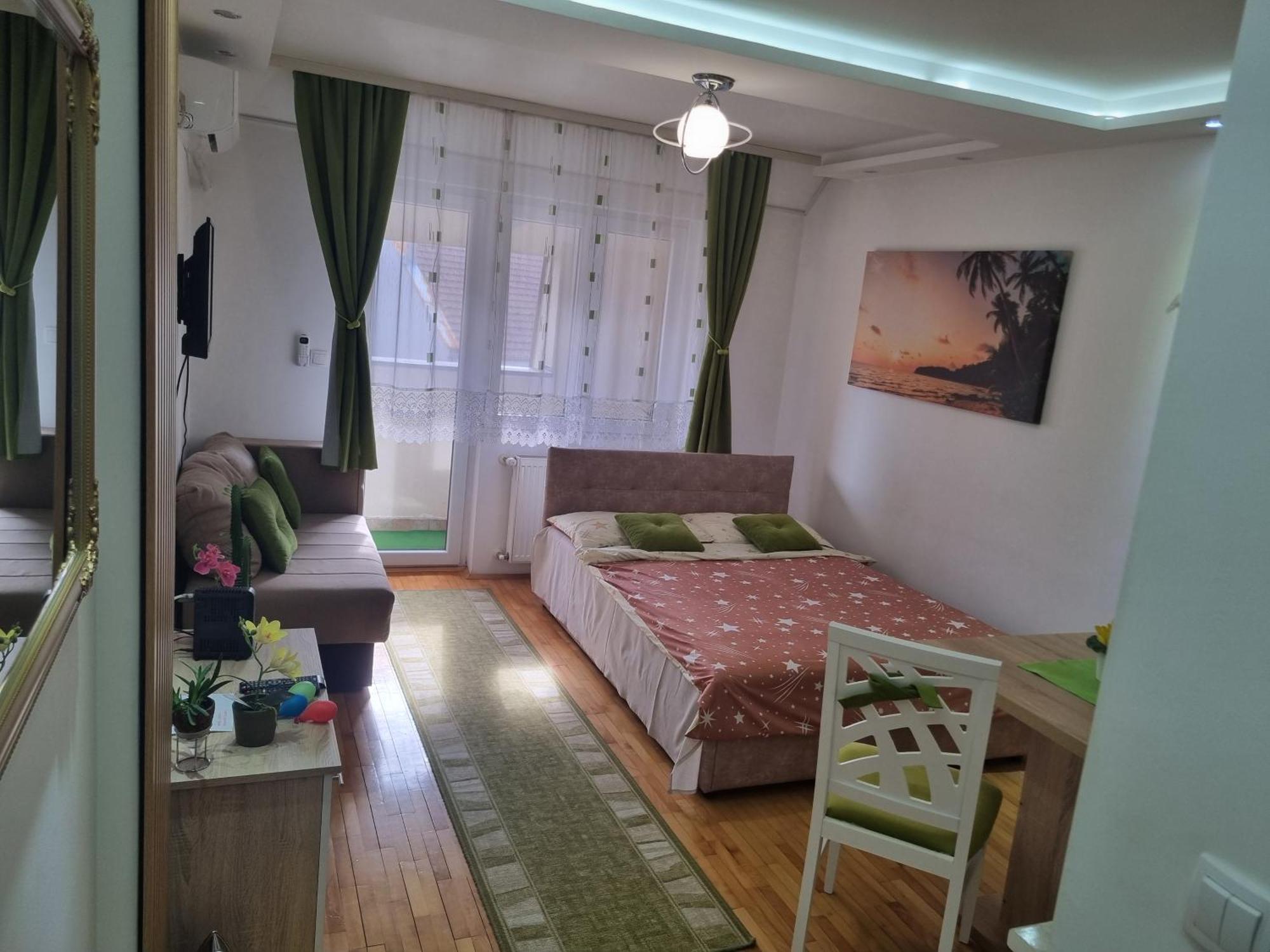 Appartement Zvezda Lux à Kruševac Extérieur photo